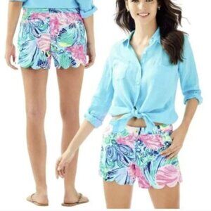 Lilly Pulitzer Buttercup Stretch Shorts in Beach Please print size 10 NWOT